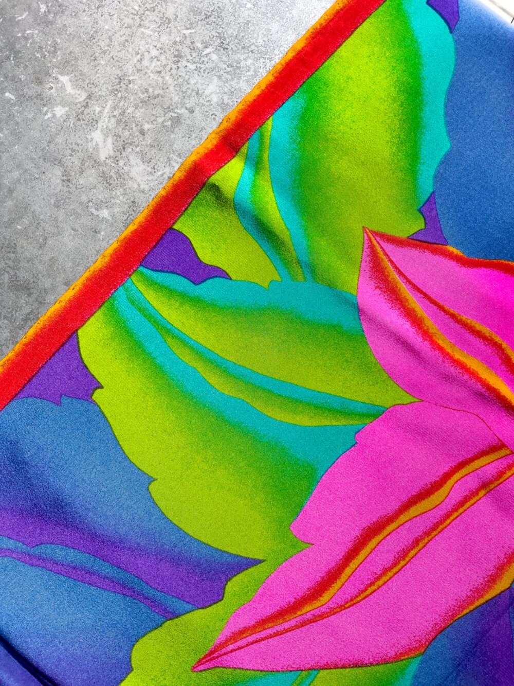 Vintage Saldarini Silk Scarf – Bold & Vibrant Floral Design - Picture 7 of 7